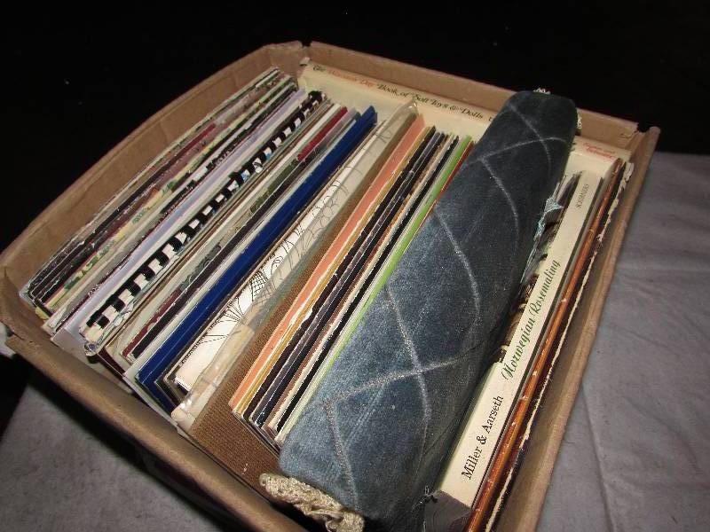 lot 130 image: Books and patterns on rosemalling