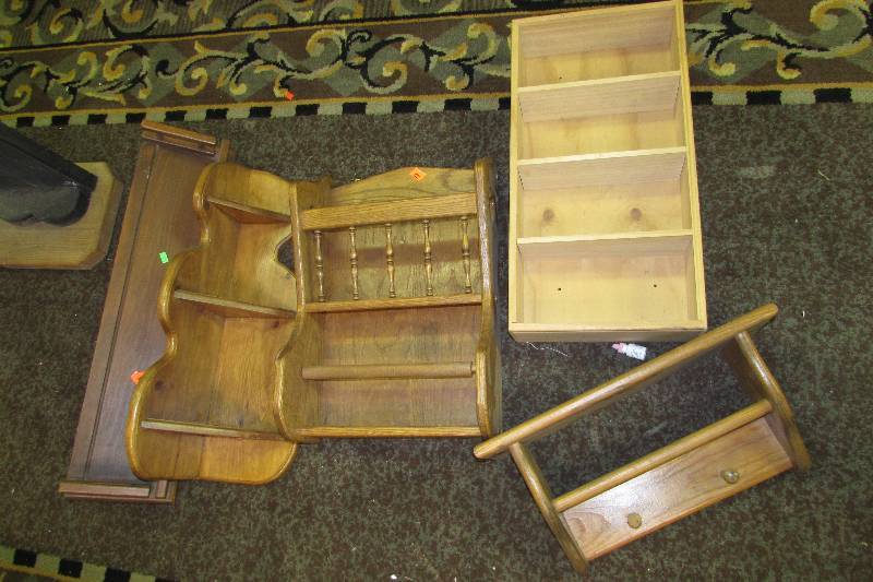 lot 17 image: Shelves, several different shelves