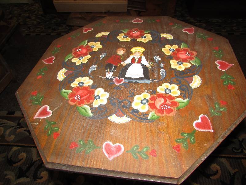 lot 14 image: Vintage side table with rosemal painting