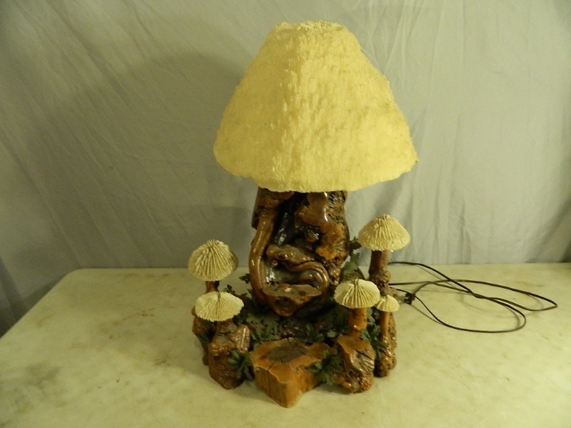 lot 15 image: Mushroom Lamp
