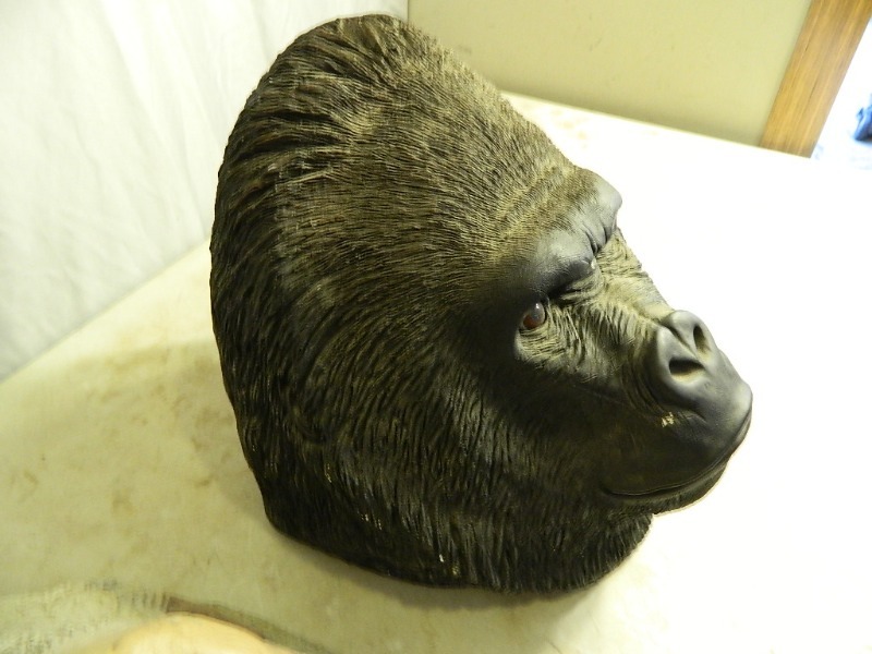 lot 24 image: Sandicast Gorilla Head Statue and Fiberglass Gorilla Face