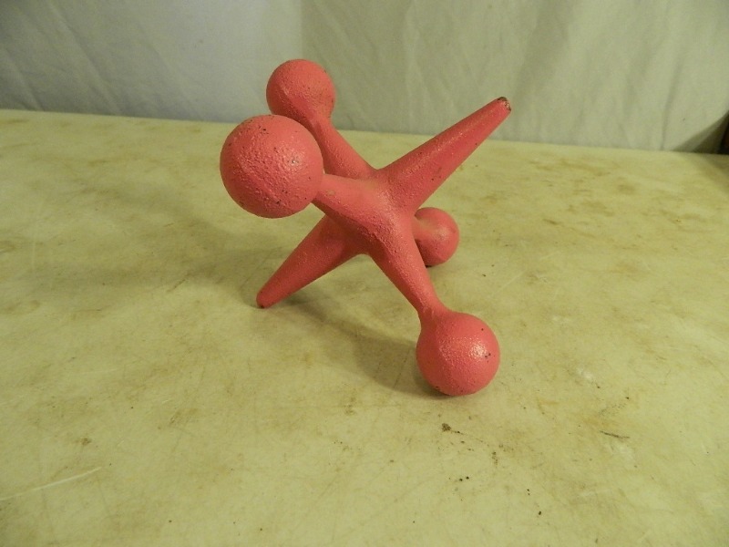 lot 33 image: Large Metal Jack