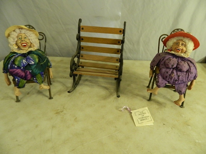 lot 34 image: 2 Ladys in Metal Chairs and MetalWood Rocker