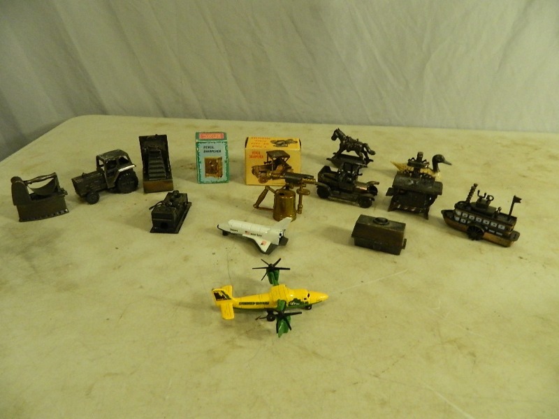 lot 40 image: Vintage Pencil Sharpeners and More