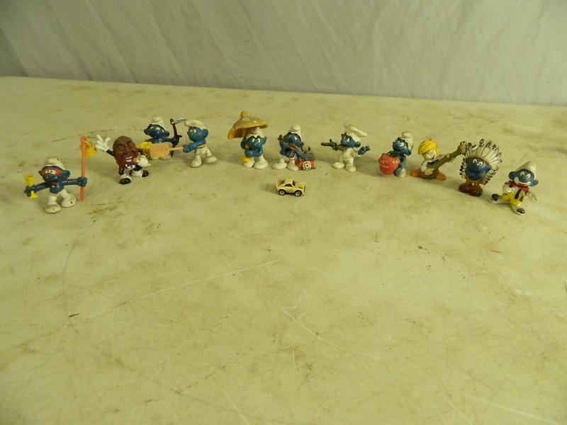 lot 43 image: Smurfs and More