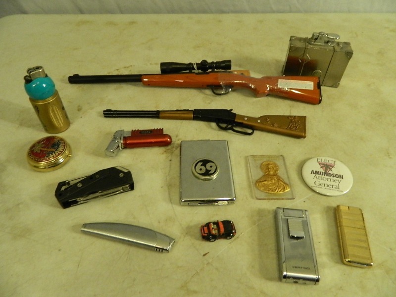 lot 44 image: Lighters and Collectibes