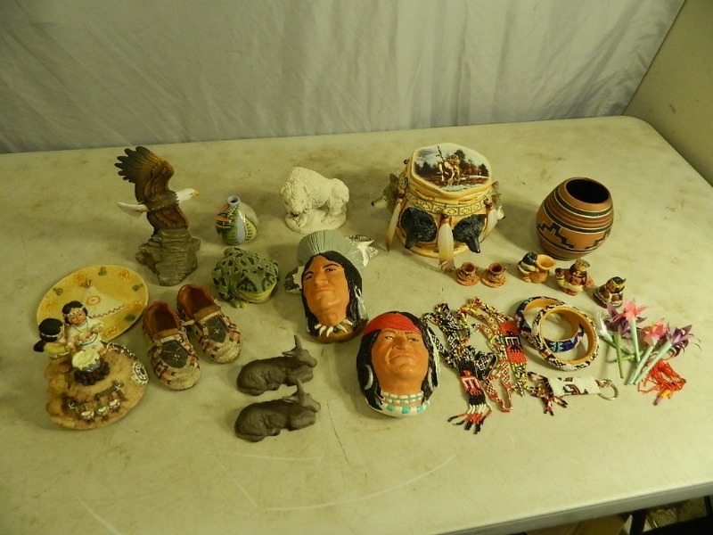 lot 54 image: Southwest and Native Items