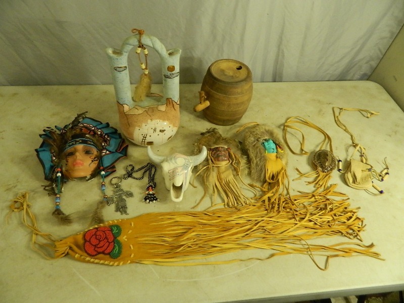 lot 55 image: Native and Southwest Items