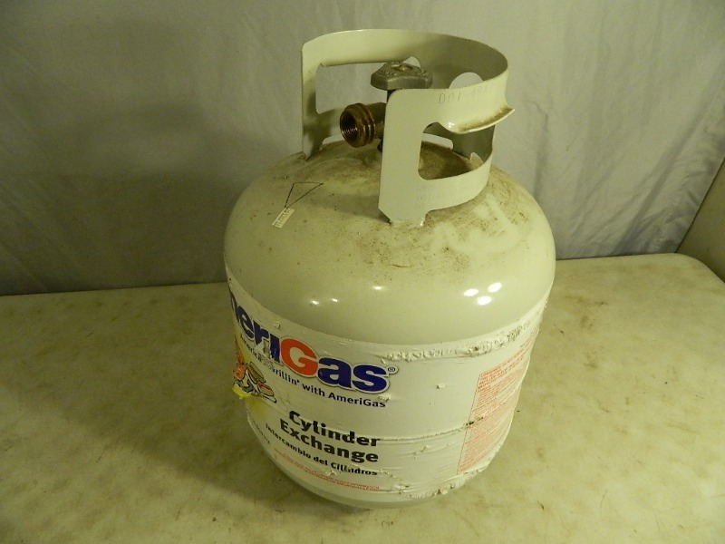 lot 69 image: 20 Lb Propane Tanks