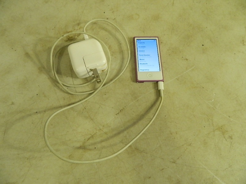 lot 107 image: Apple Ipod