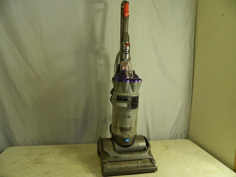 lot 110 image: Dyson DC Animal 17 Vacuum