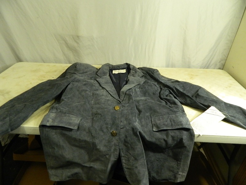 lot 131 image: New with Tags Mens Deerskin Blazer
