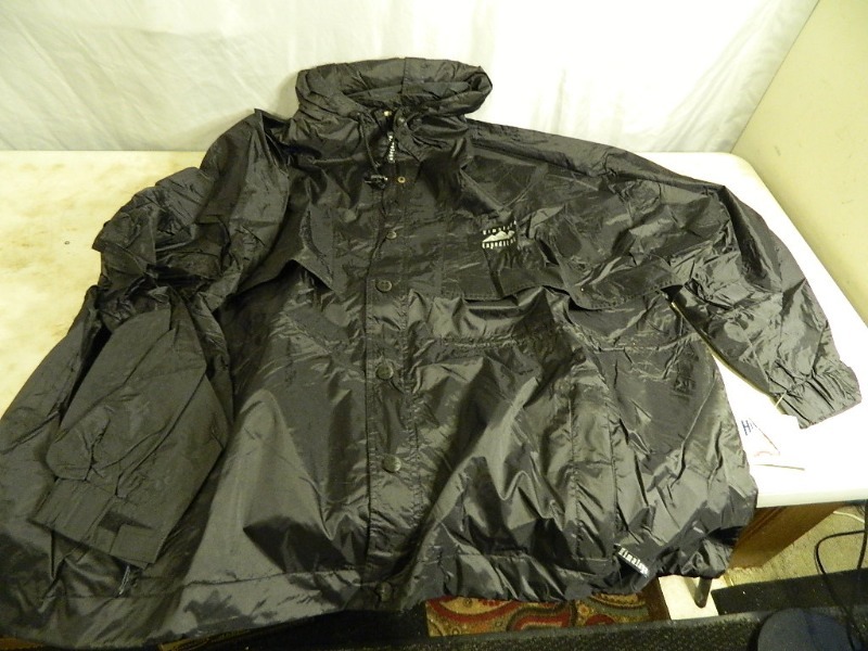 lot 133 image: New Mens Jacket