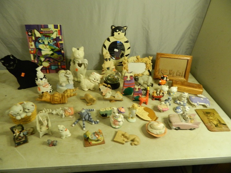 lot 137 image: Cat Collection