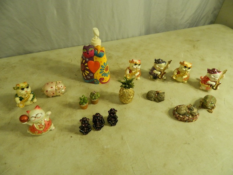 lot 142 image: Miniatures and More