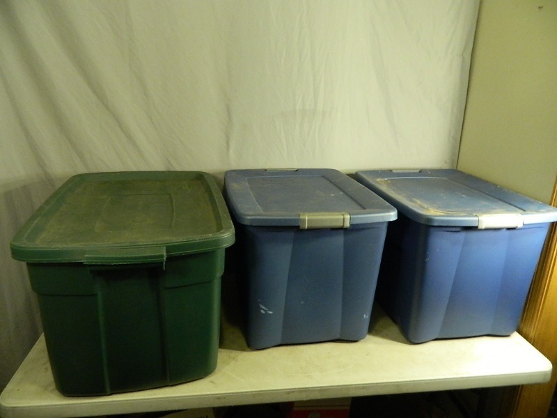 lot 158 image: Totes with Lids