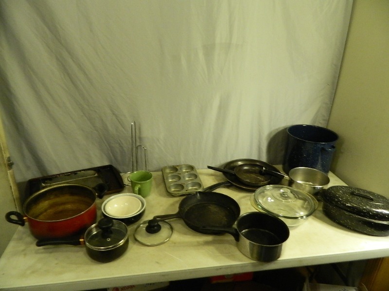 lot 164 image: Kitchen Items