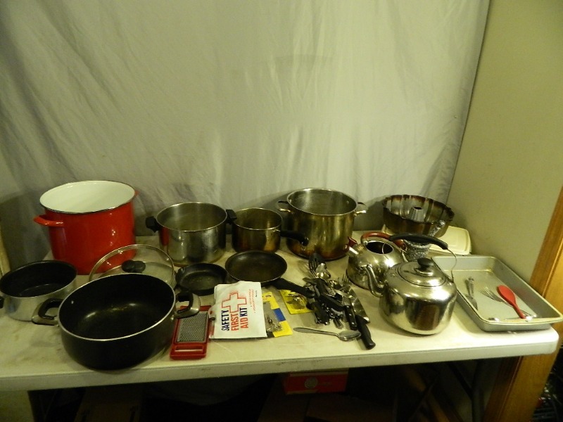 lot 166 image: Kitchen Items