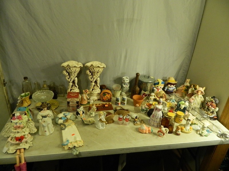 lot 172 image: Decor, Figurines, and More