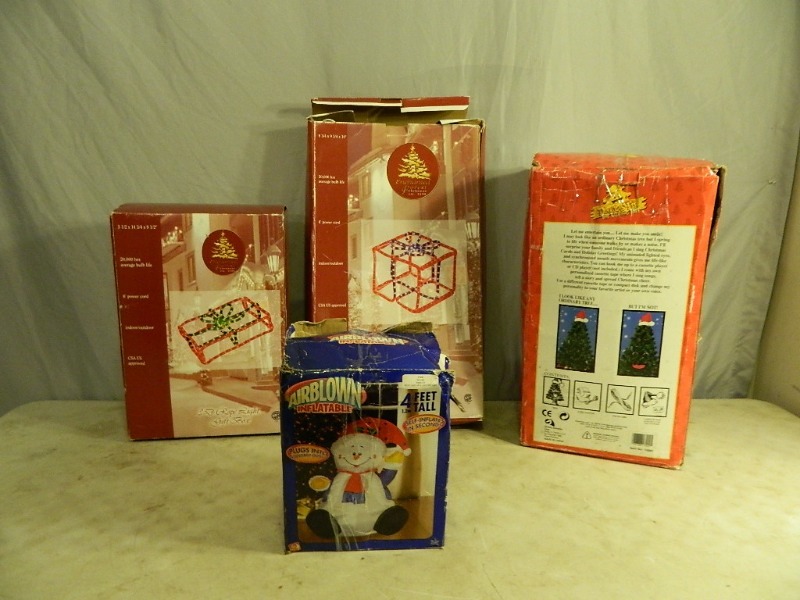 lot 180 image: Holiday Items