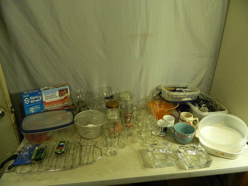 lot 181 image: Kitchen Items