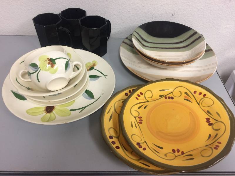 lot 19 image: Vintage Plates, Cups and Glasses