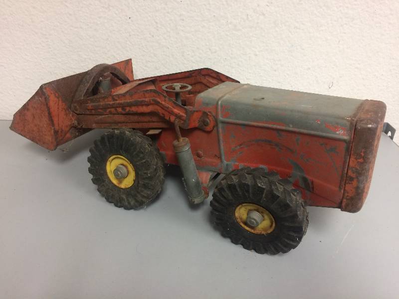 lot 27 image: Vintage NYlint Front End Loader