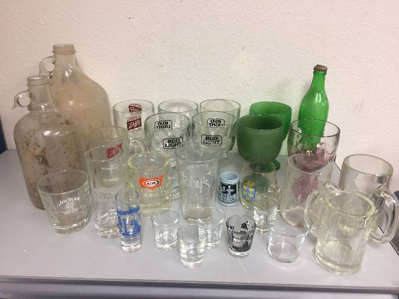 lot 30 image: Vintage Glass Jugs and Glassware