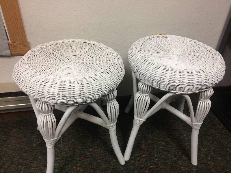 lot 32 image: Wicker Stools