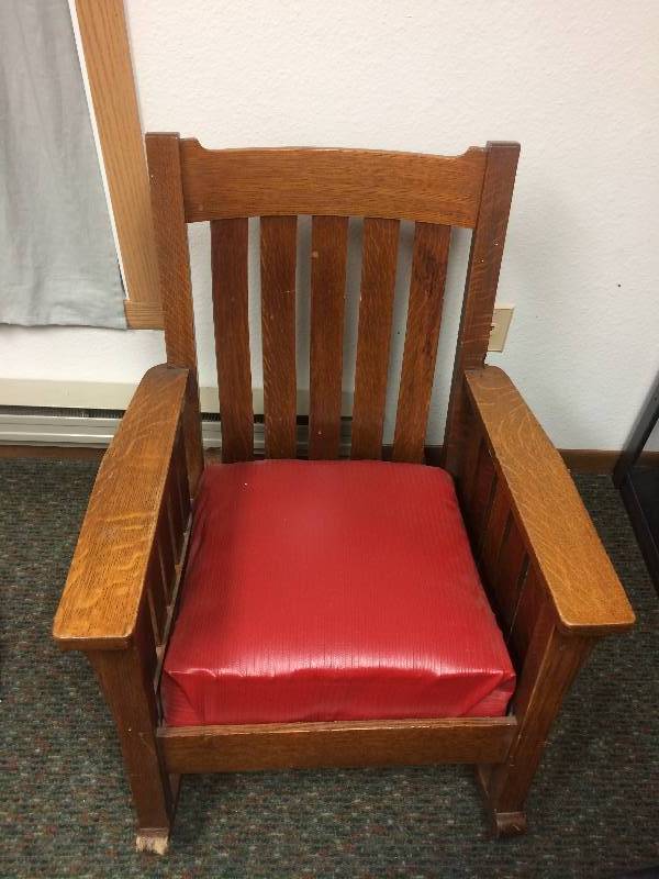 lot 35 image: Antique Rocking Chair