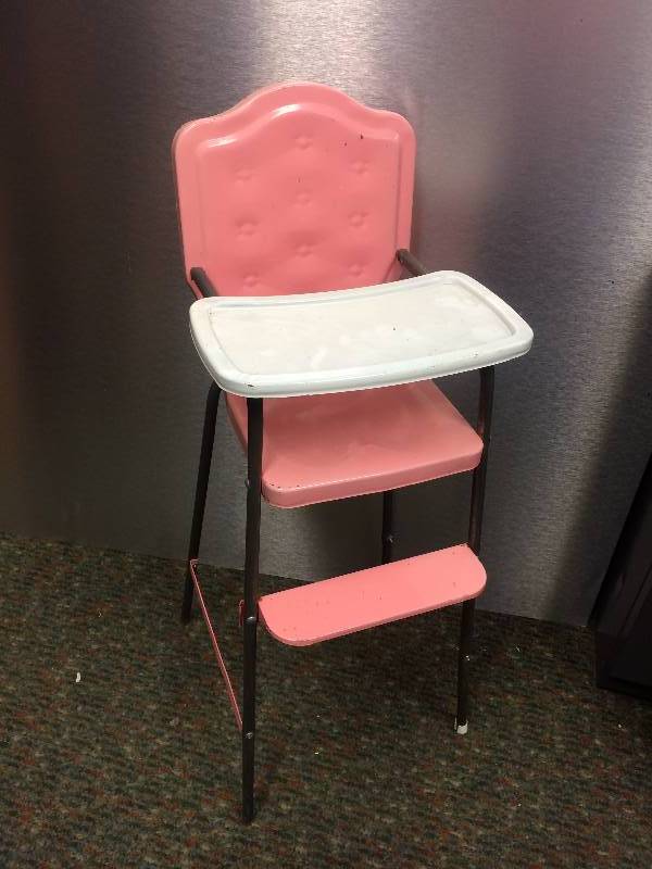 lot 39 image: Vintage Toy High Chair