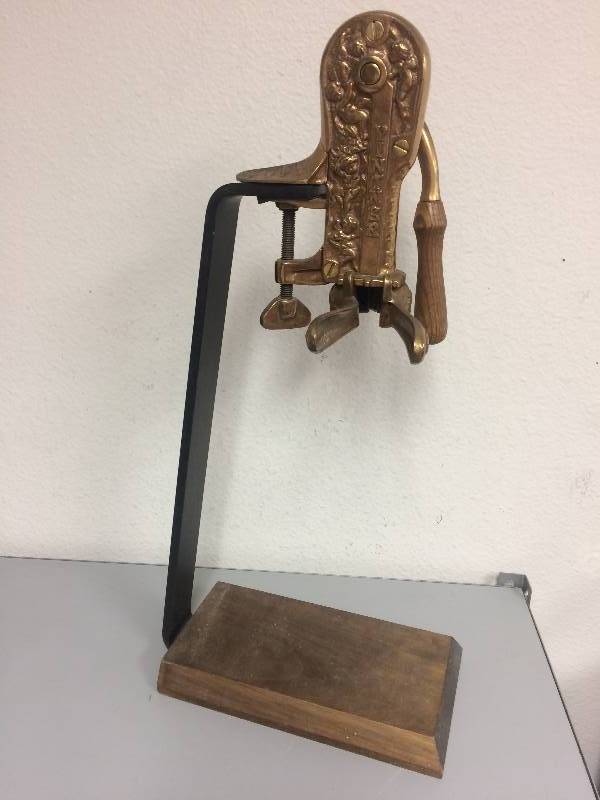 lot 40 image: Antique Vintner Cork Removal