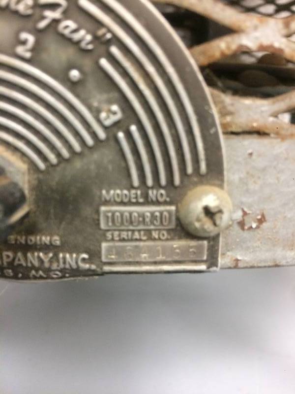 lot 41 image: Antique Kisco Fan