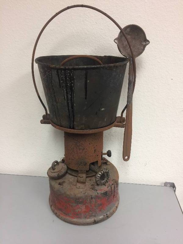 lot 42 image: Antique Gas Plumbers Solder Melting Pot