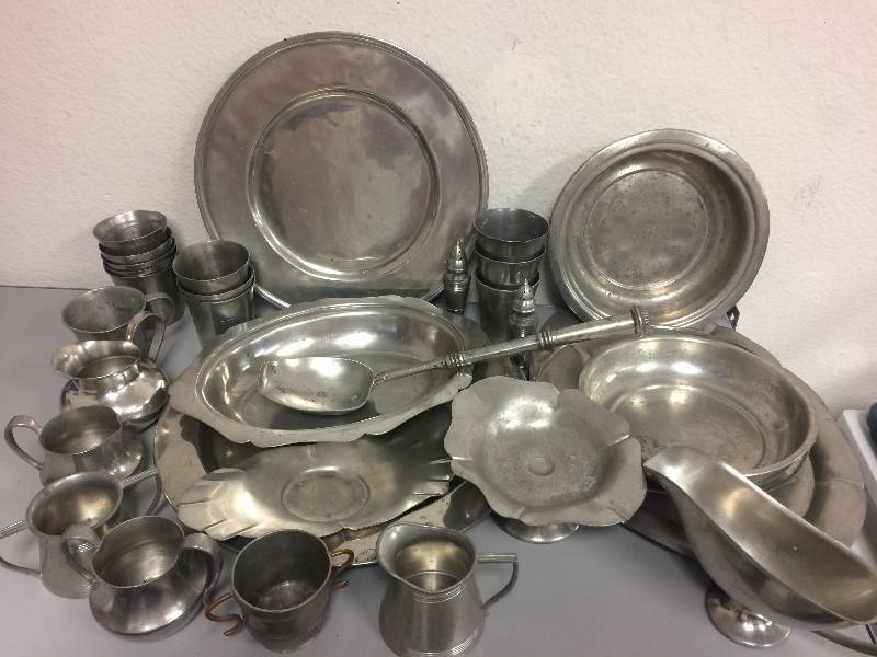 lot 45 image: Vintage Silver Serving Ware
