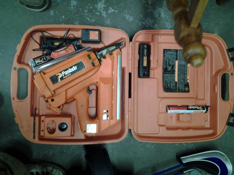 lot 8 image: Paslode Inpulse Framing Nailer Model IMCT, 2 Batteries & Gas Cartridges Included