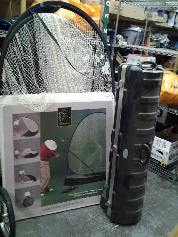 lot 21 image: SKB Large Hard Sided Golf Bag Traveling Case