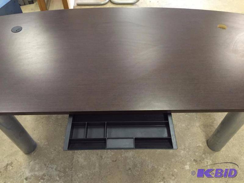 lot 72 image: Professional Office Desk