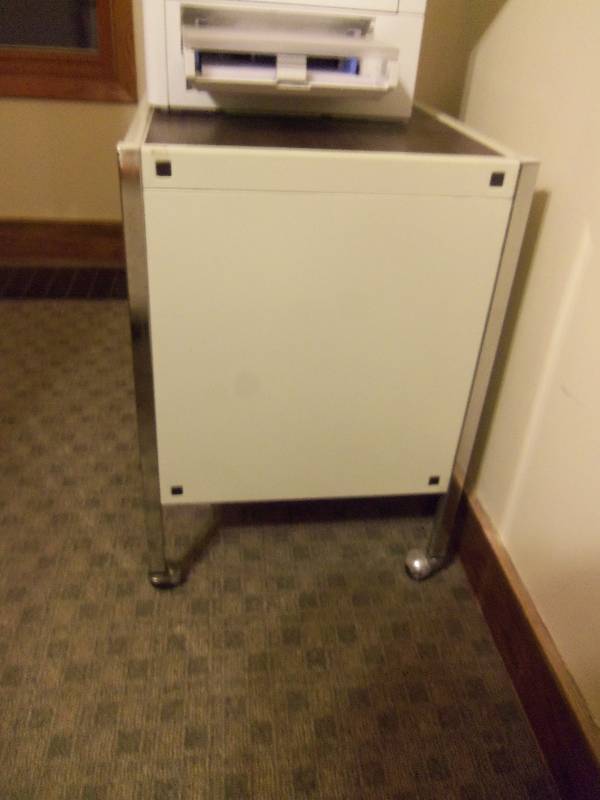 lot 18 image: Steel Printer Cart