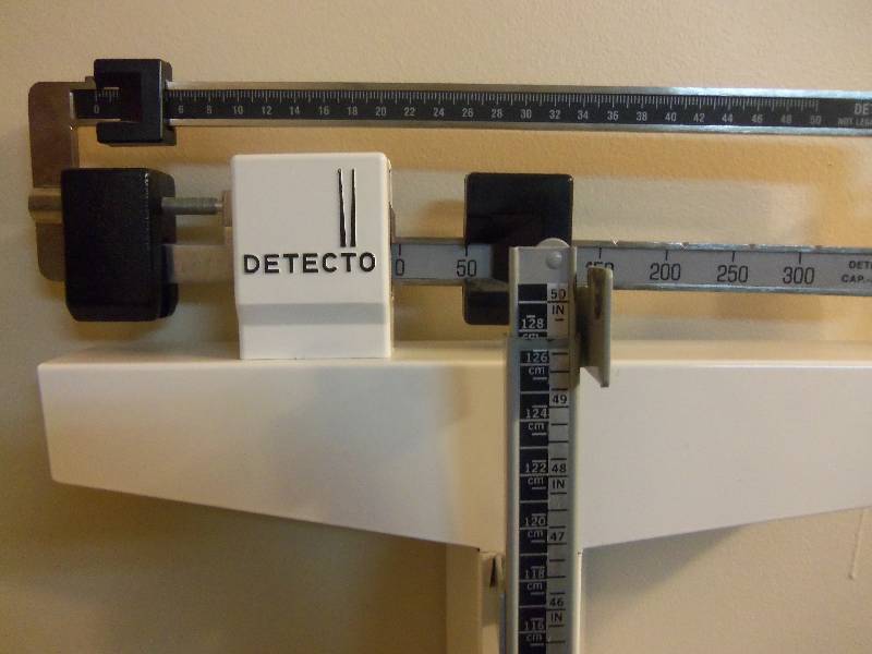 lot 22 image: Vintage Height and Weight Scale