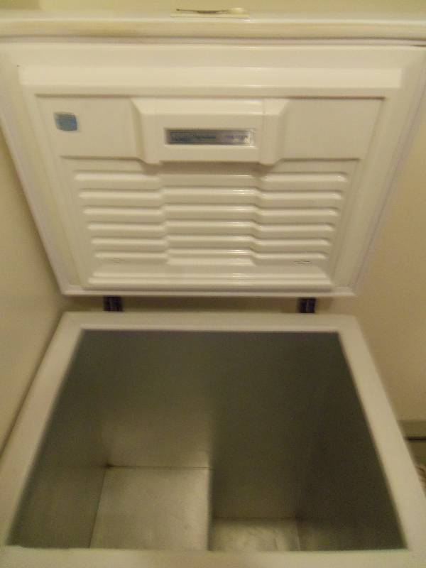 lot 36 image: Chest Freezer