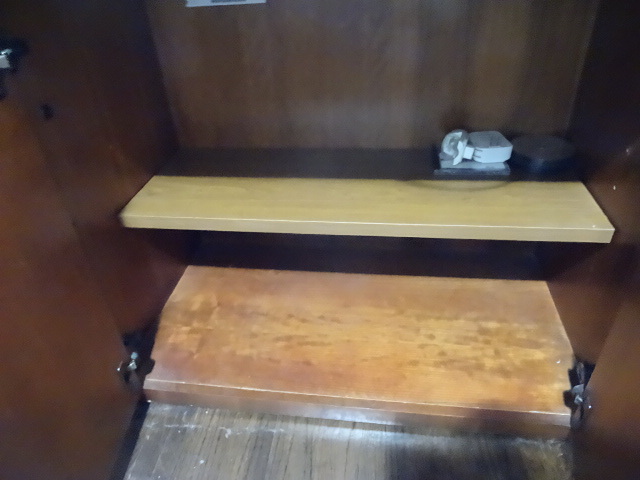 lot 3 image: Wood office credenza. 4 drawers and 2 doors. 72 x 21 x 30