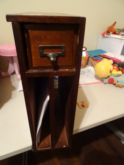 lot 14 image: Wood compter desk organizer. 6 x 16 x 18