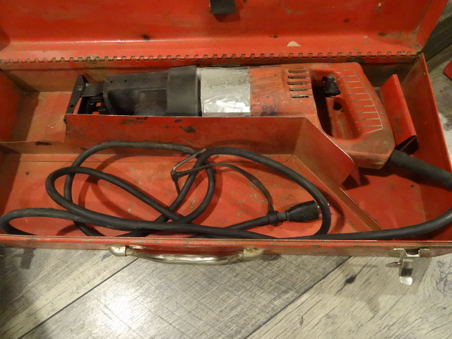 lot 45 image: Milwaukee sawzall 6508 with case
