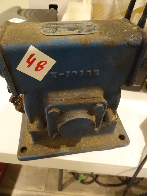 lot 48 image: Alert 90 degree drive. 100 10 1 ratio. Type 2 58A.