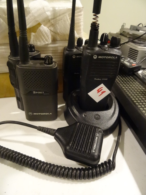 lot 49 image: Motorola spirit MU21CU 2 way radios. Qty 2. Motorola radius CP200 2 way radios. Qty 2