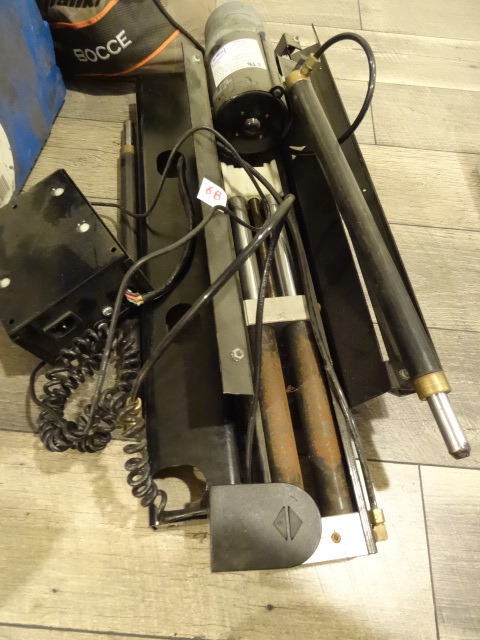 lot 68 image: Air and electric unit. Unknown use. Comes with power supply and controller