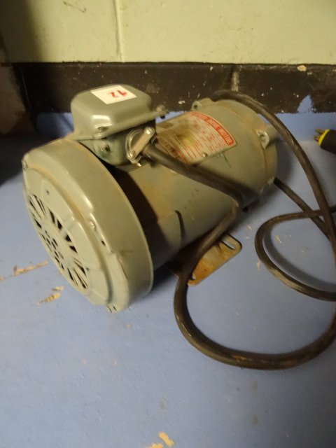 lot 92 image: Adjustable speed drive motor. Model 5BPB56KAA100.