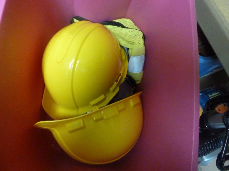 lot 2 image: Safety Lot