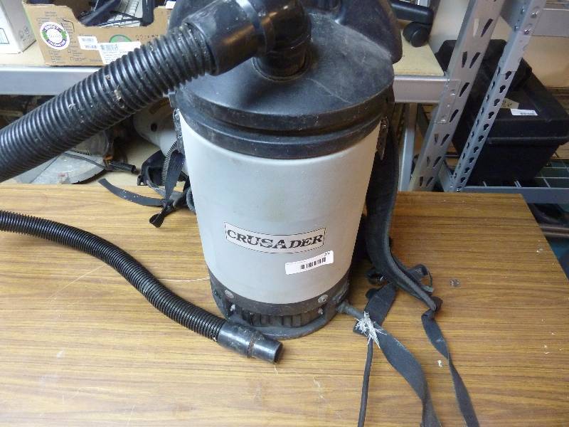 lot 20 image: Crusader Backpack Vacuum